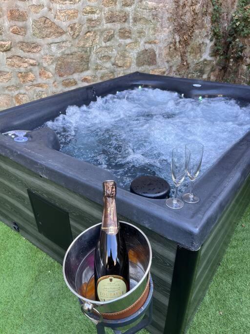 Beau Loft Room Proche Mont Saint Michel Jaccuzi Illimite En Plein Centre Avranches Ngoại thất bức ảnh